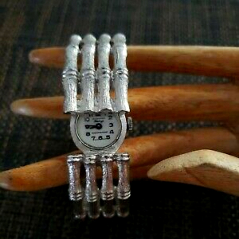 Vintage clasp watch